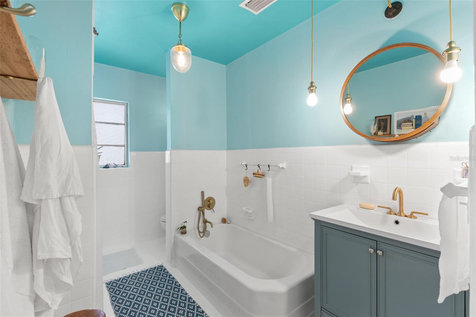Listing photo id 15 for 5415 Park Place