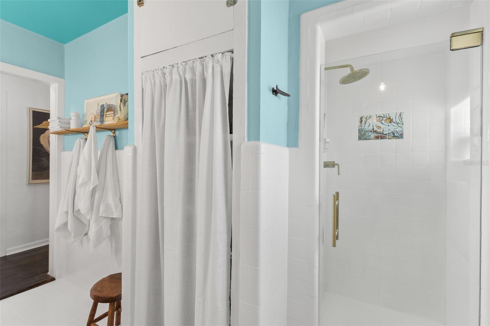 Listing photo id 16 for 5415 Park Place