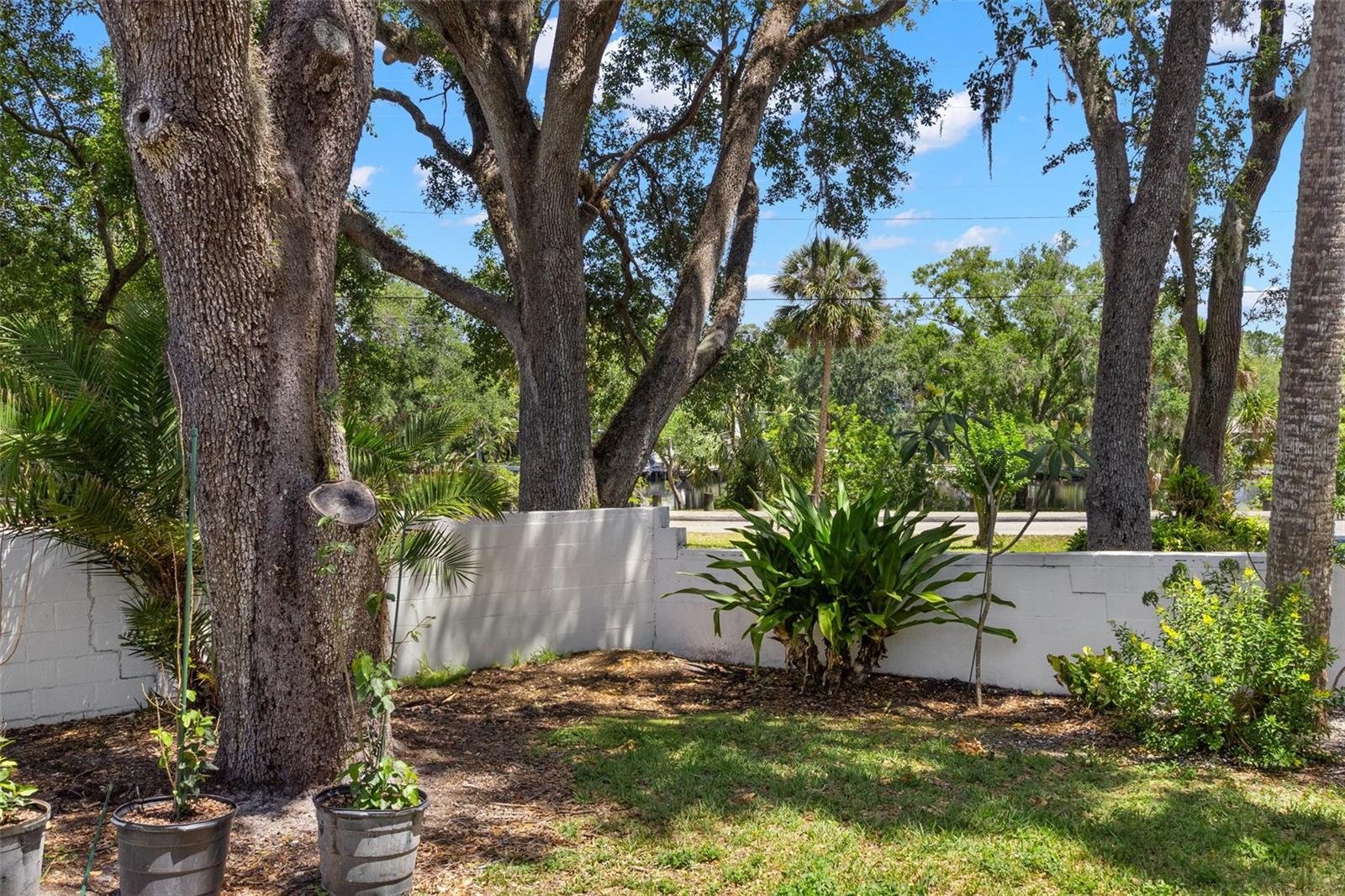 Listing photo id 23 for 5415 Park Place