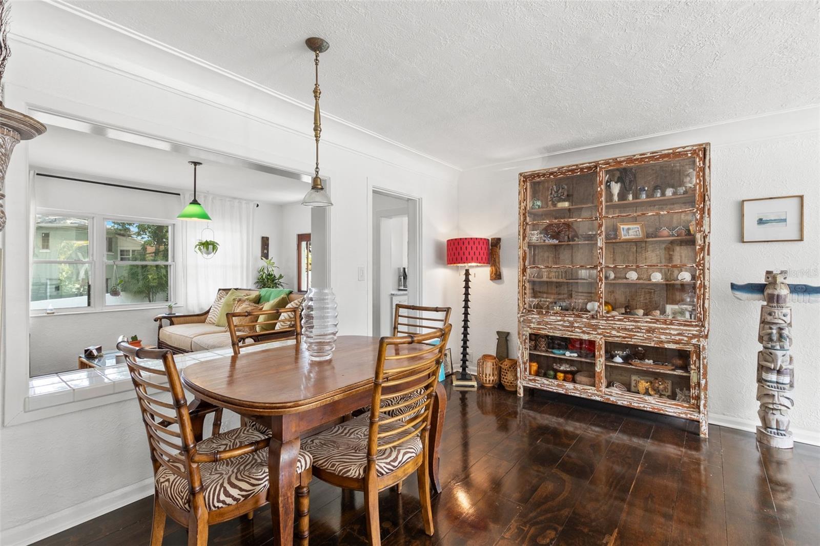 Listing photo id 4 for 5415 Park Place
