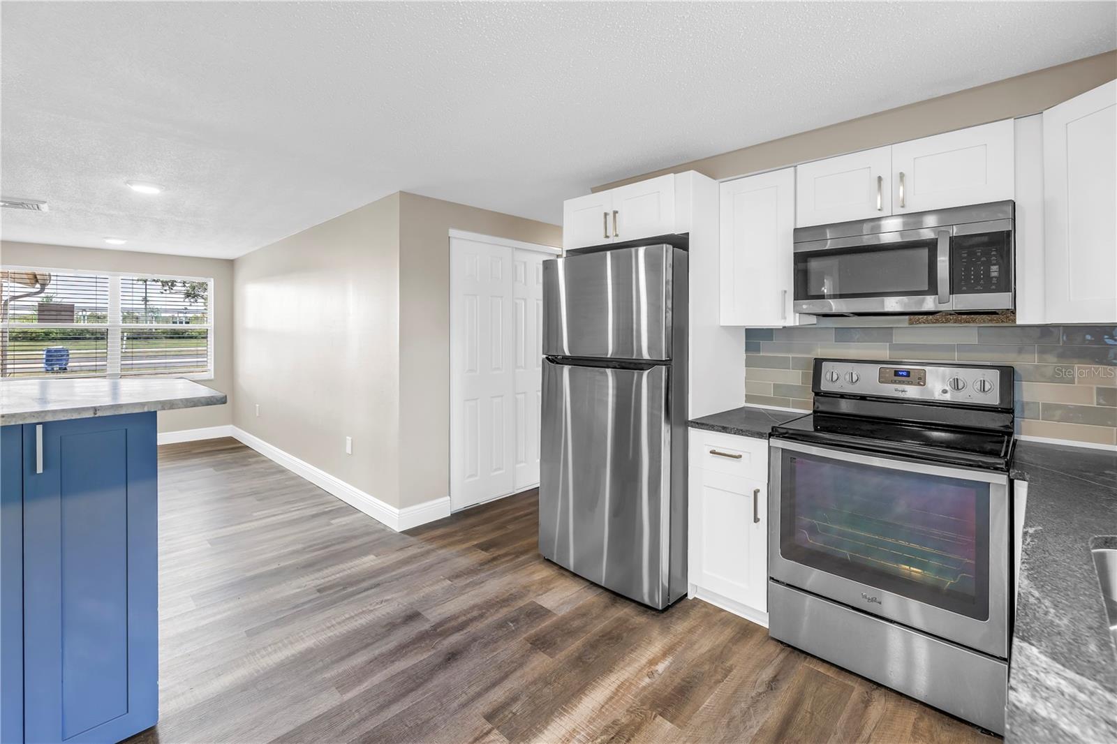 Image 11 of 37 For 518 62nd Avenue Ne