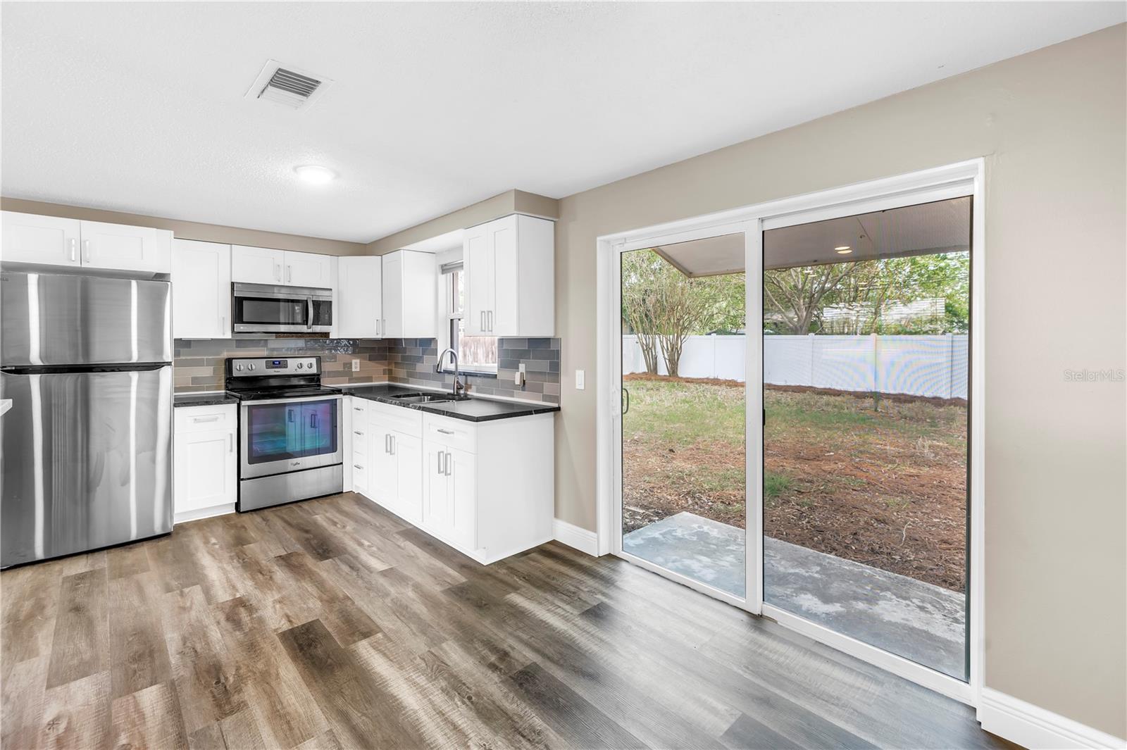 Image 16 of 37 For 518 62nd Avenue Ne