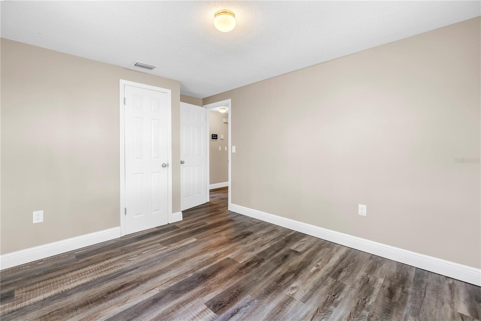 Image 24 of 37 For 518 62nd Avenue Ne