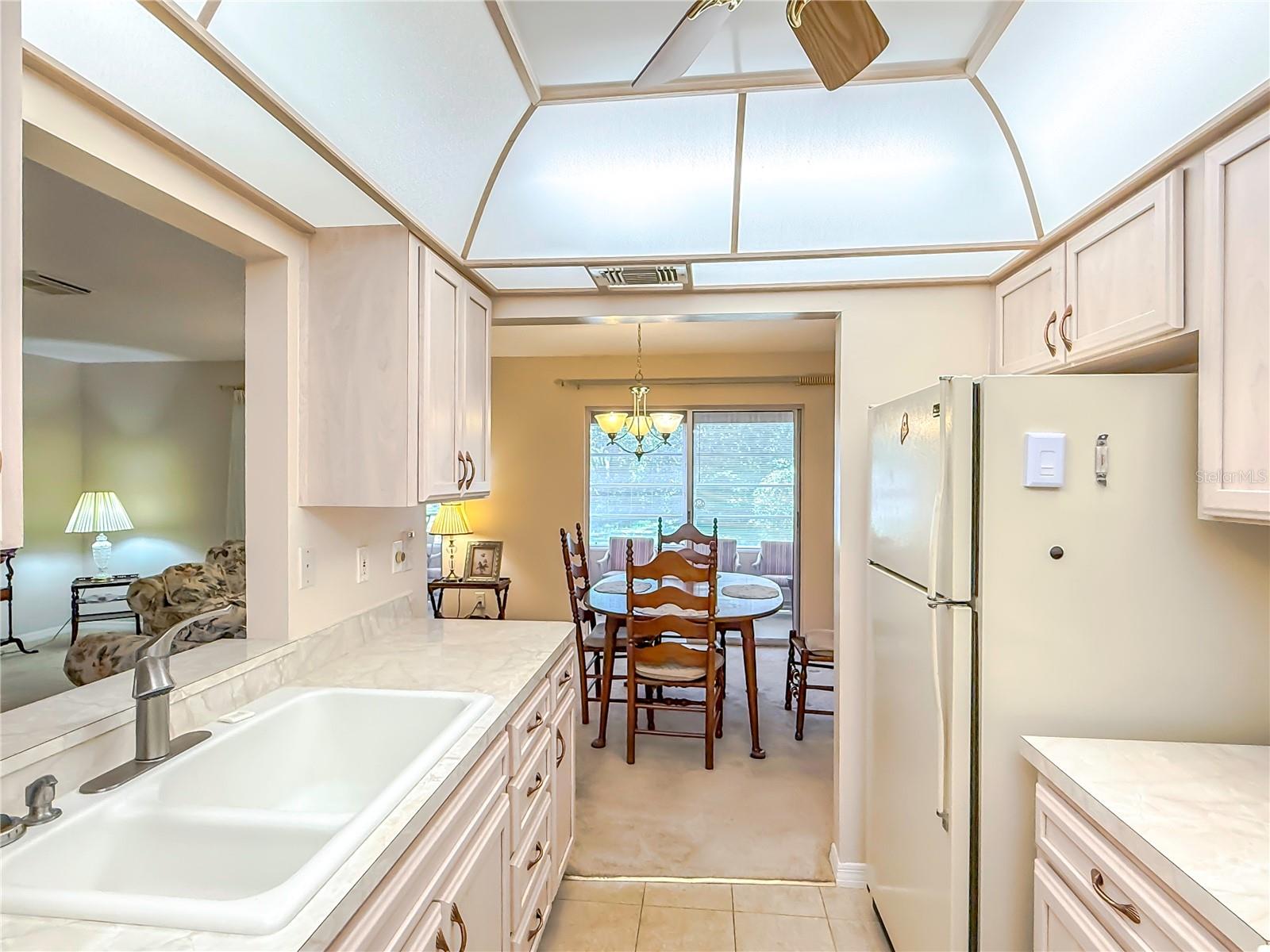Image 17 of 40 For 503 Finsbury Circle A