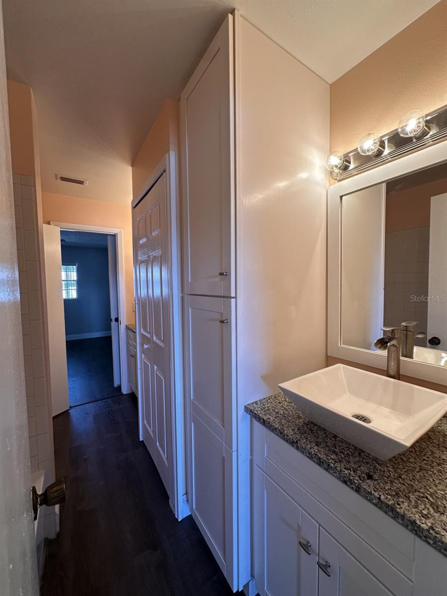 Image 11 of 12 For 3802 Oak Drive W22