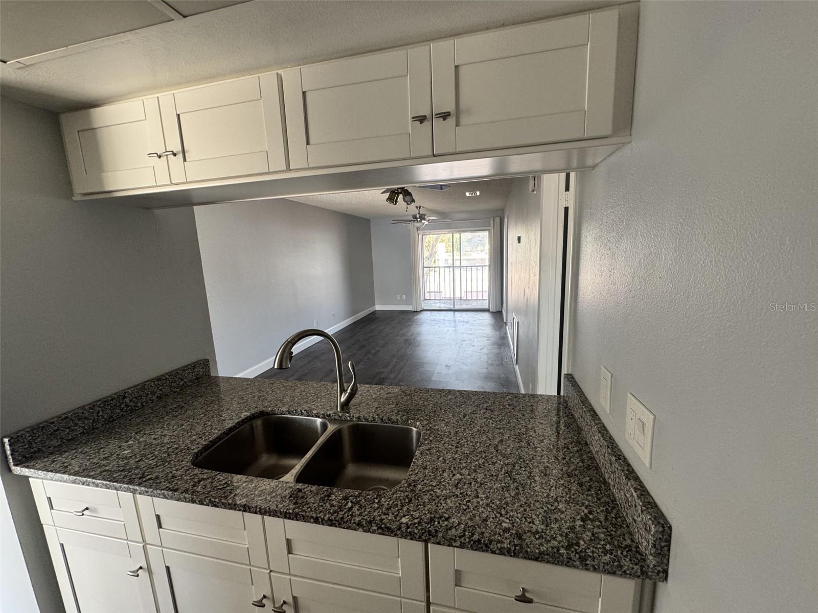Image 4 of 12 For 3802 Oak Drive W22