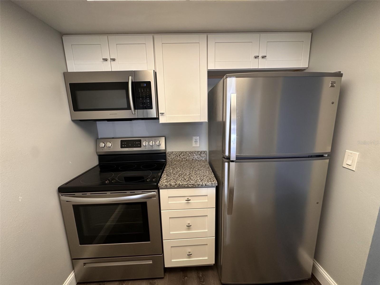 Image 6 of 12 For 3802 Oak Drive W22