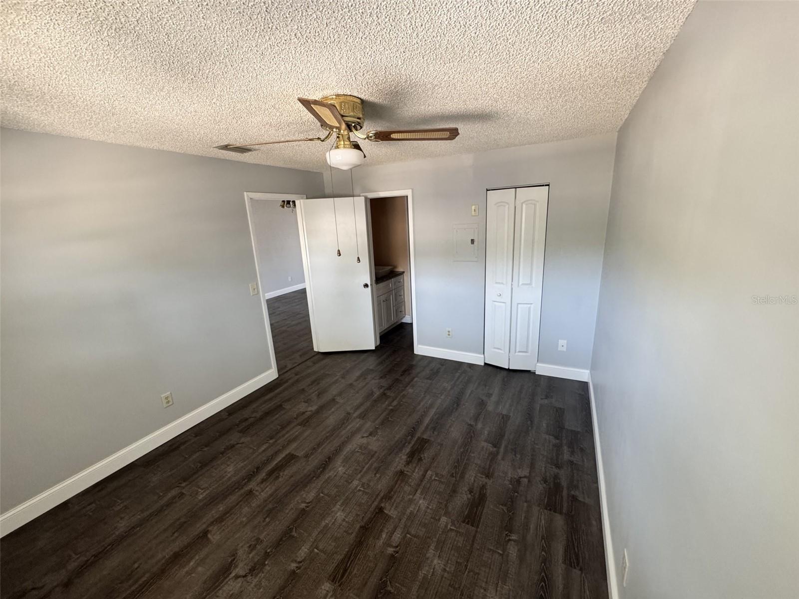 Image 7 of 12 For 3802 Oak Drive W22