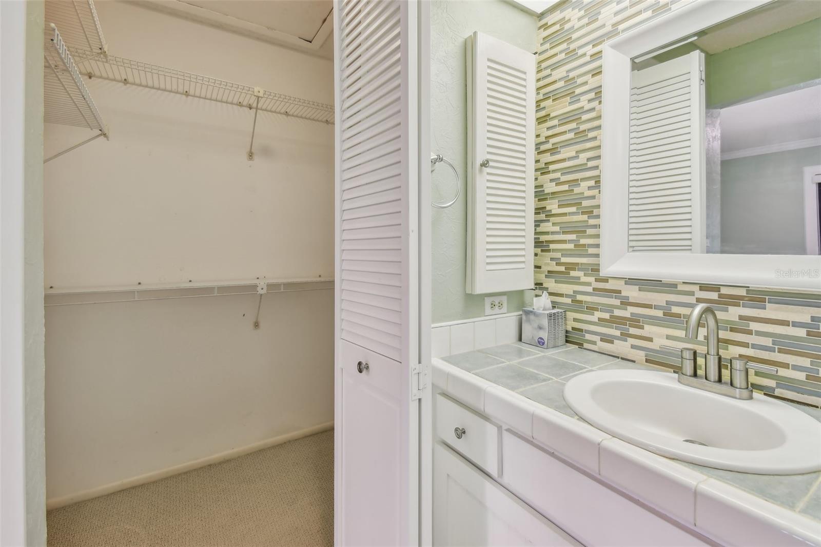 Image 15 of 28 For 2537 Oakleaf Lane 32a