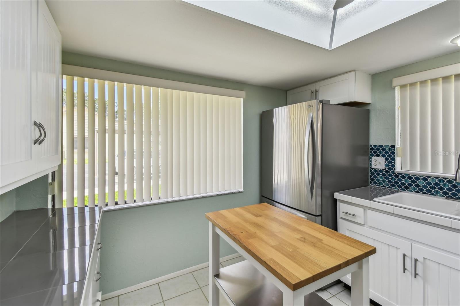 Image 2 of 28 For 2537 Oakleaf Lane 32a