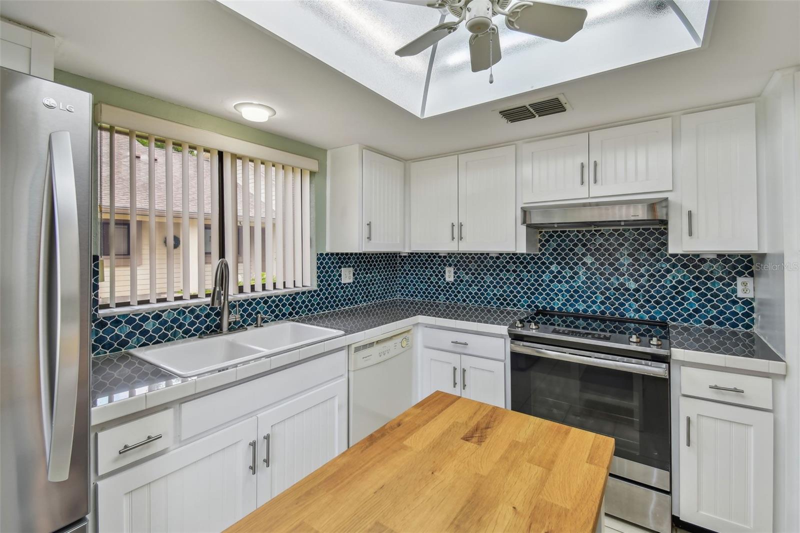Image 3 of 28 For 2537 Oakleaf Lane 32a