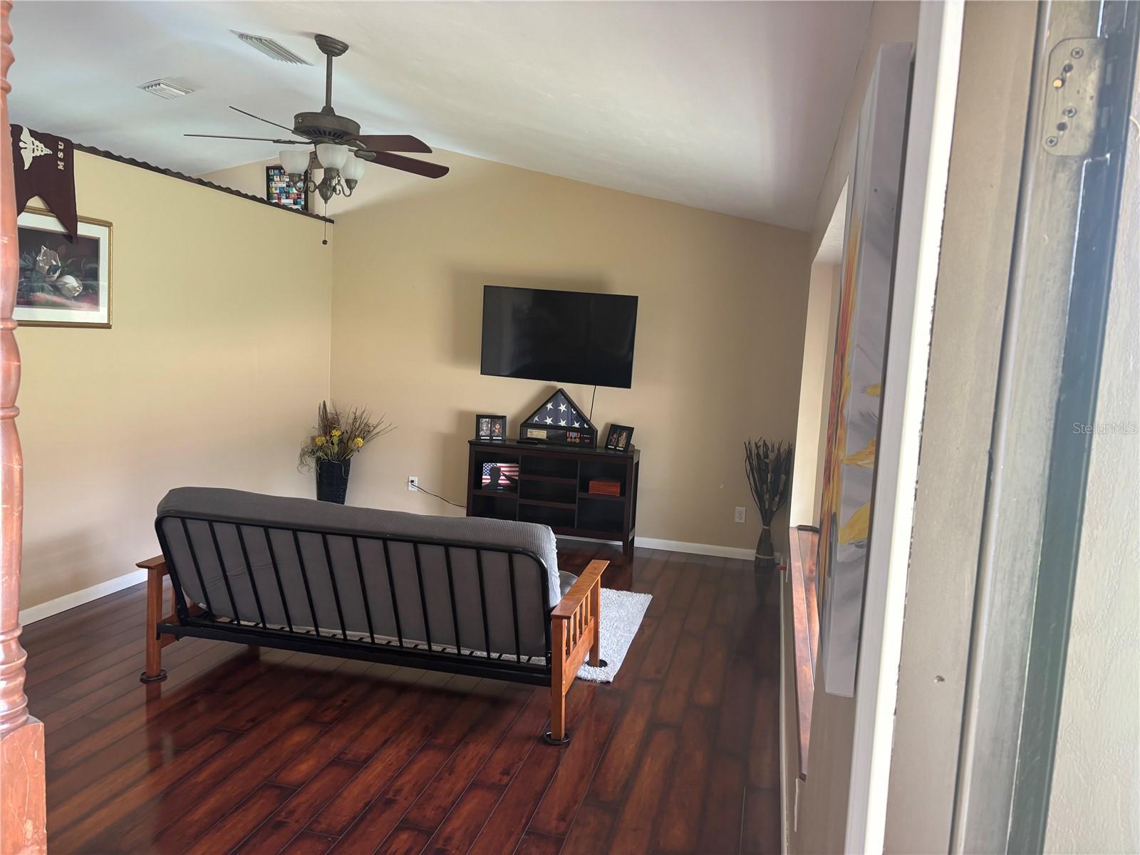Image 9 of 13 For 212 Jefferson Avenue