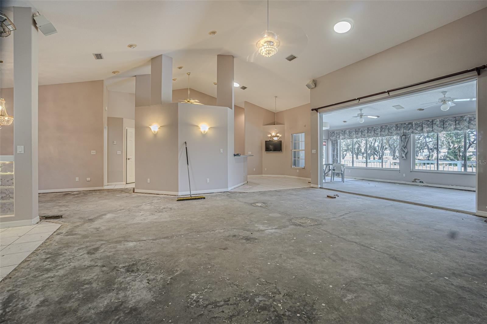 Image 9 of 48 For 6425 Brentwood Drive