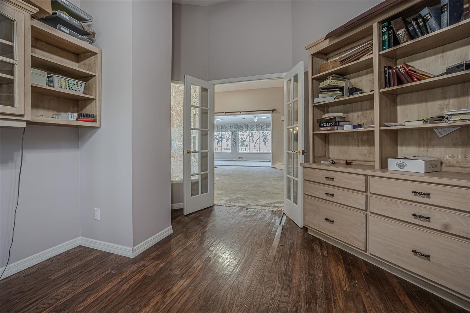 Image 21 of 45 For 6433 Brentwood Drive