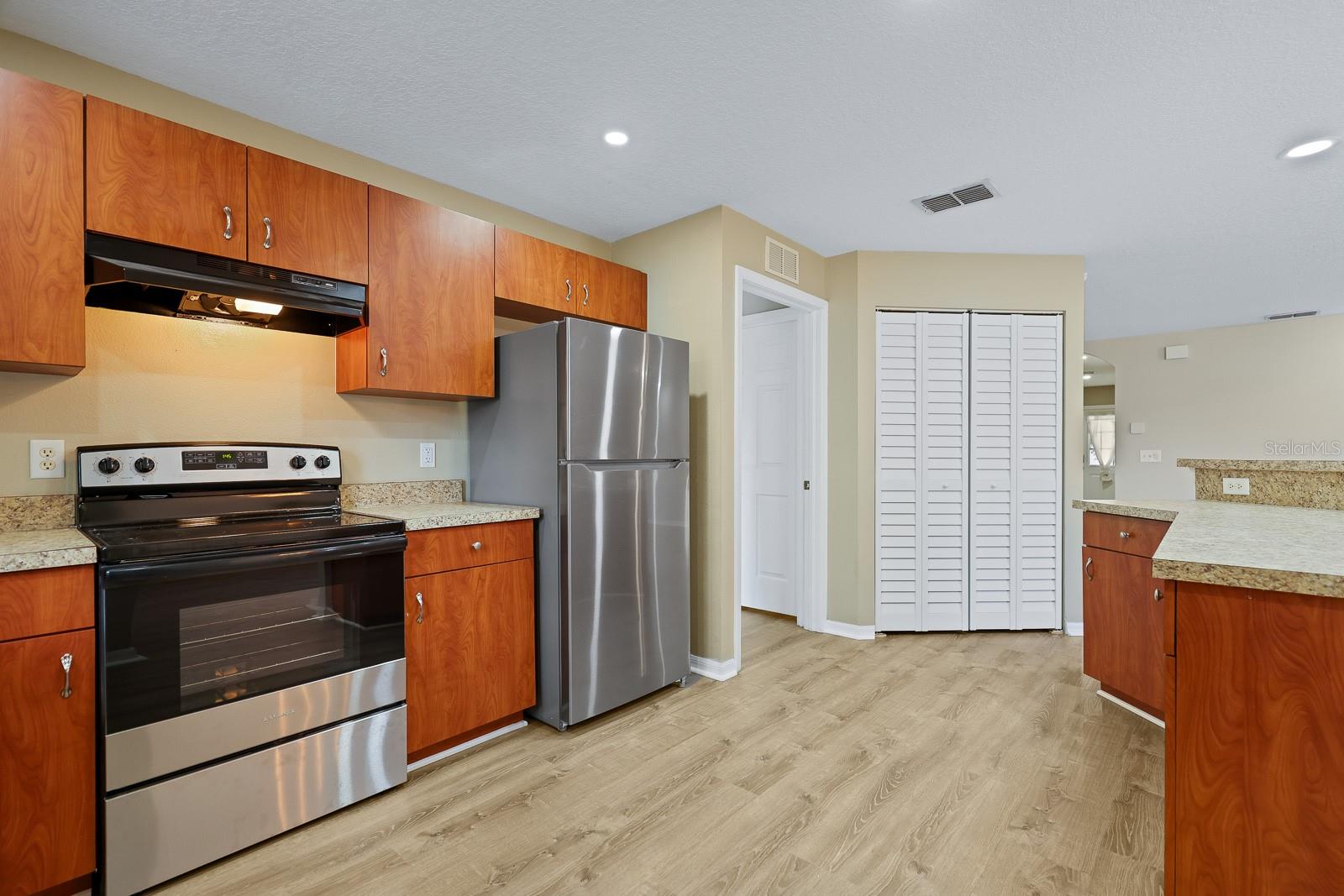 Image 10 of 26 For 2106 Pleasant View Avenue