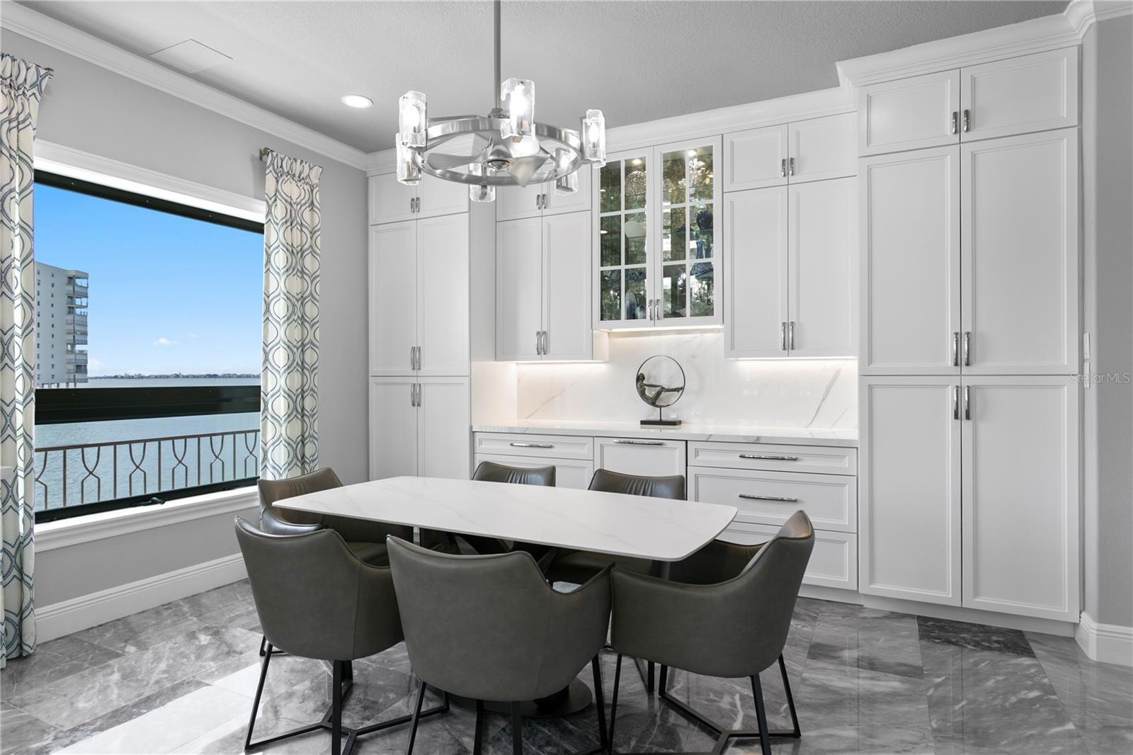 Image 23 of 53 For 5939 Bayview Circle S