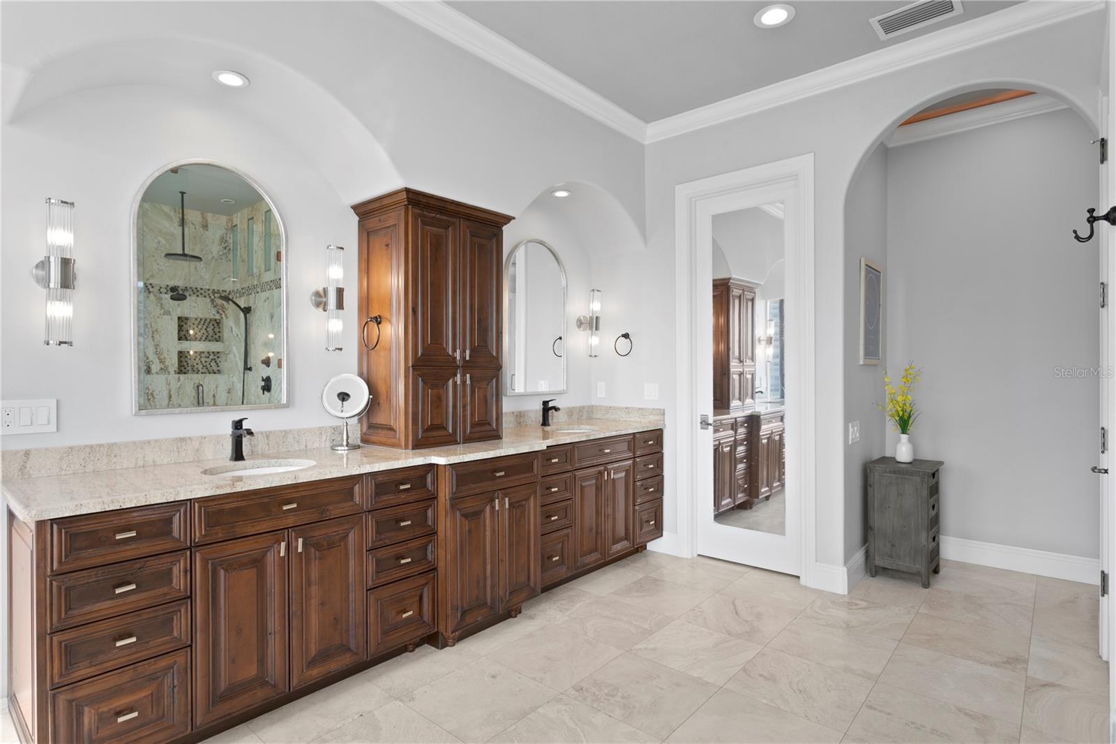 Image 39 of 53 For 5939 Bayview Circle S