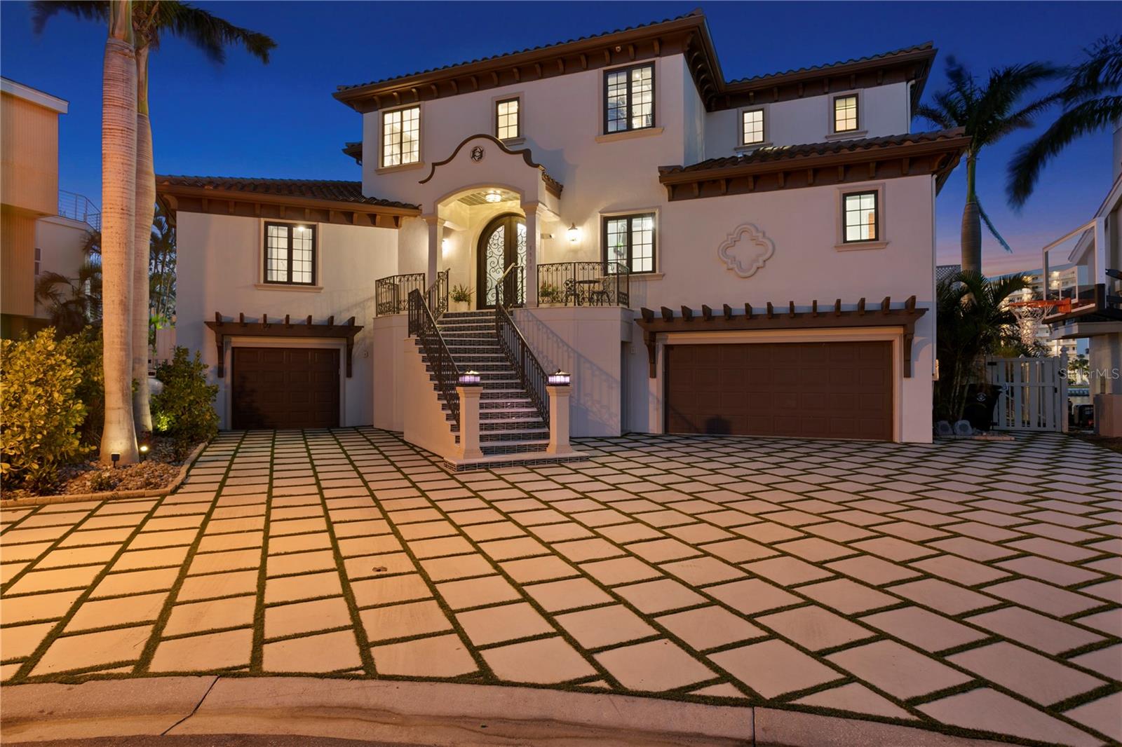 Image 5 of 53 For 5939 Bayview Circle S
