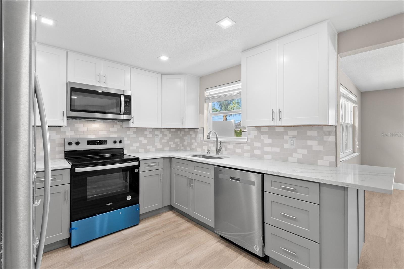 Image 10 of 35 For 13704 Evelane Drive