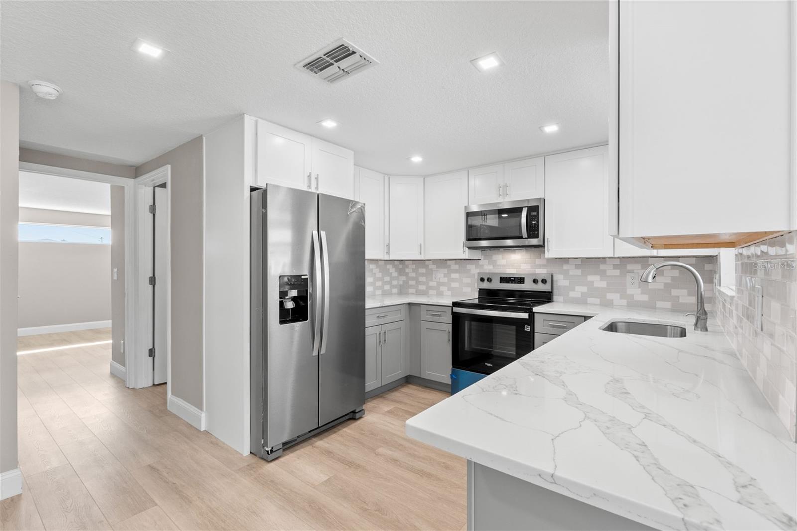 Image 11 of 35 For 13704 Evelane Drive