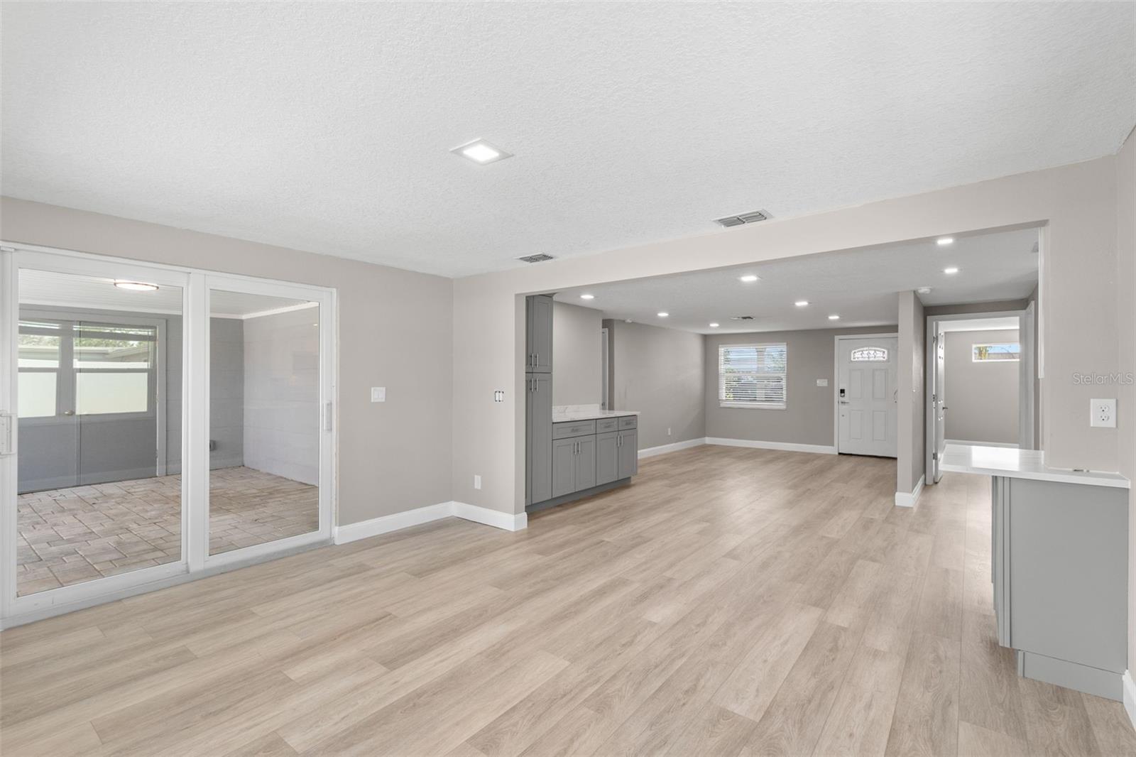 Image 12 of 35 For 13704 Evelane Drive