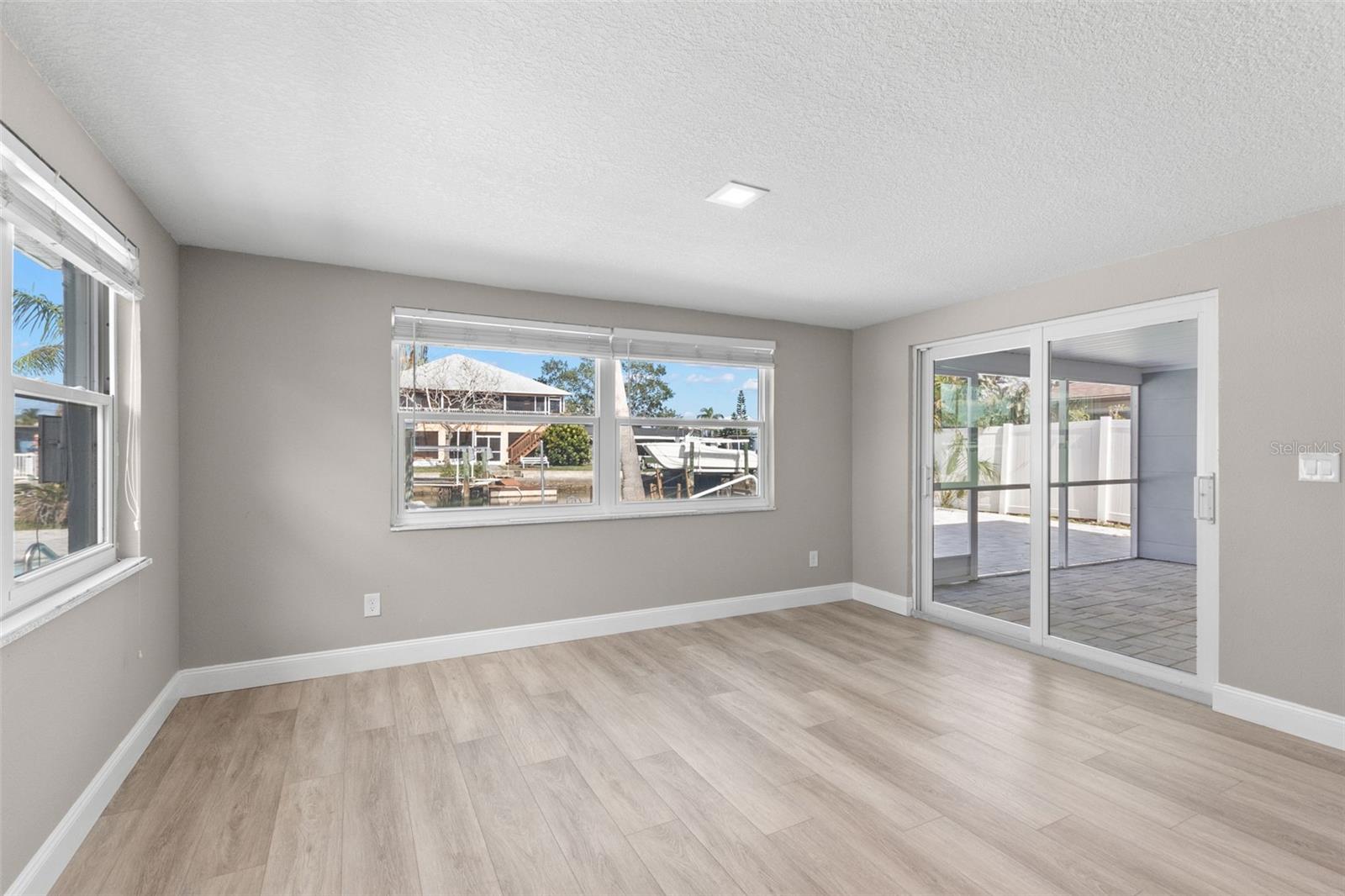 Image 13 of 35 For 13704 Evelane Drive