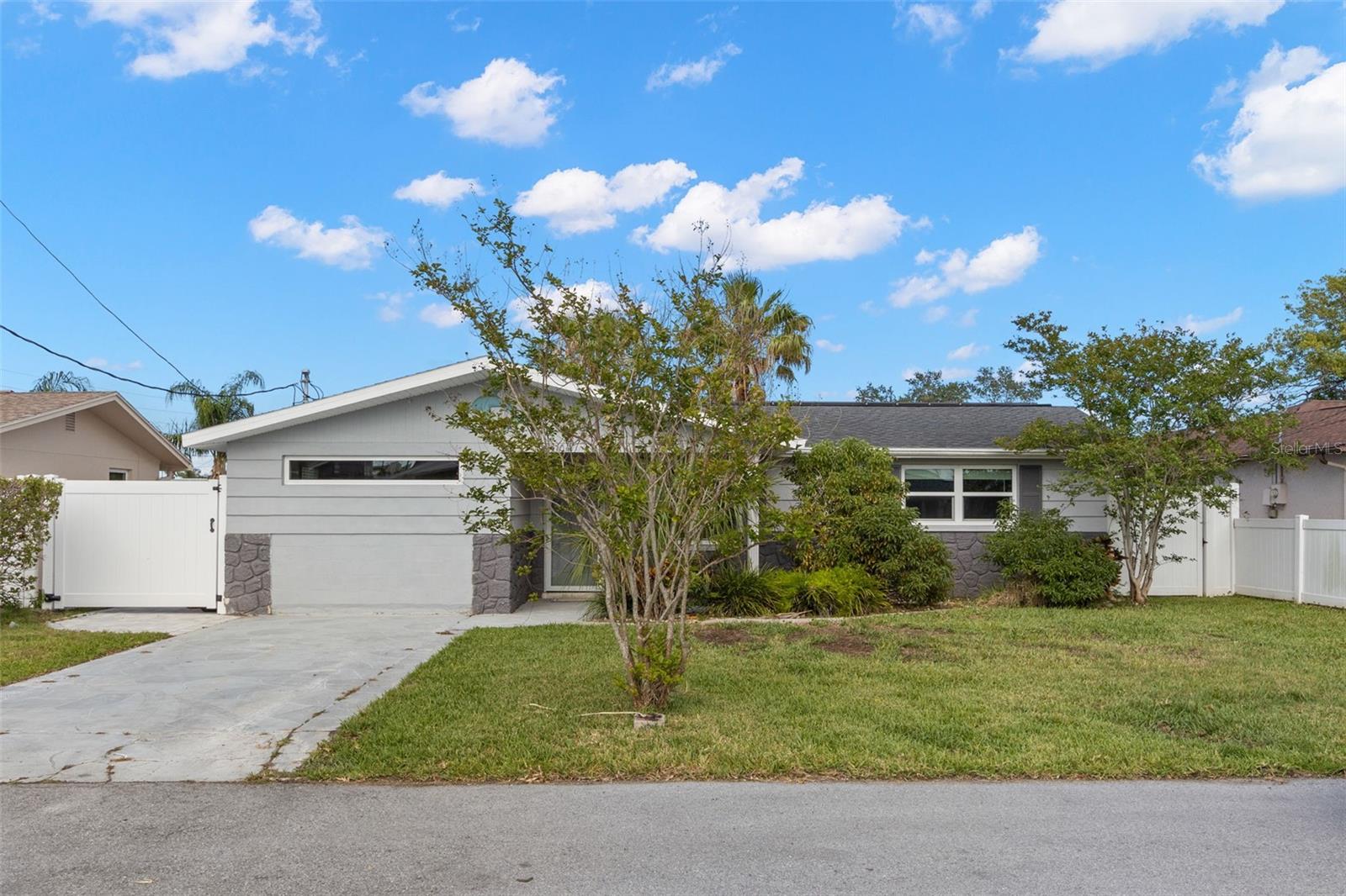 Image 2 of 35 For 13704 Evelane Drive
