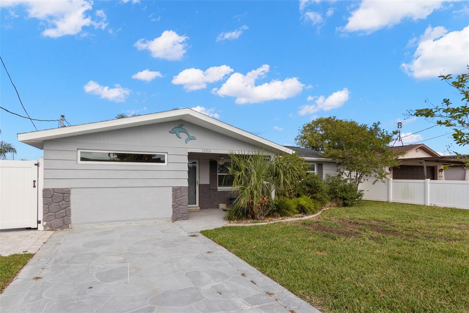 Image 3 of 35 For 13704 Evelane Drive