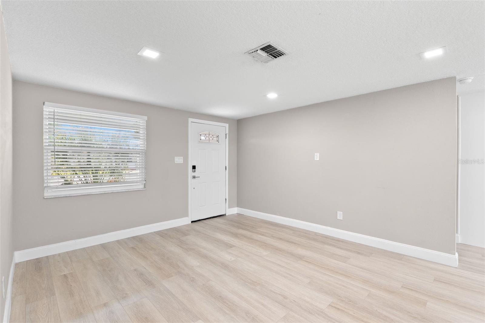 Image 4 of 35 For 13704 Evelane Drive
