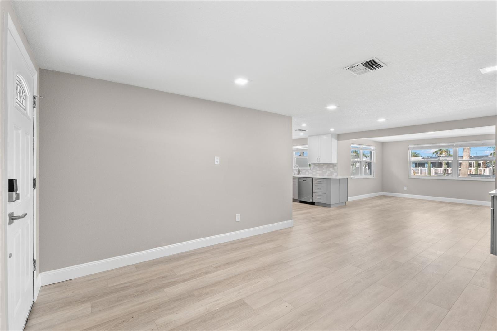 Image 7 of 35 For 13704 Evelane Drive