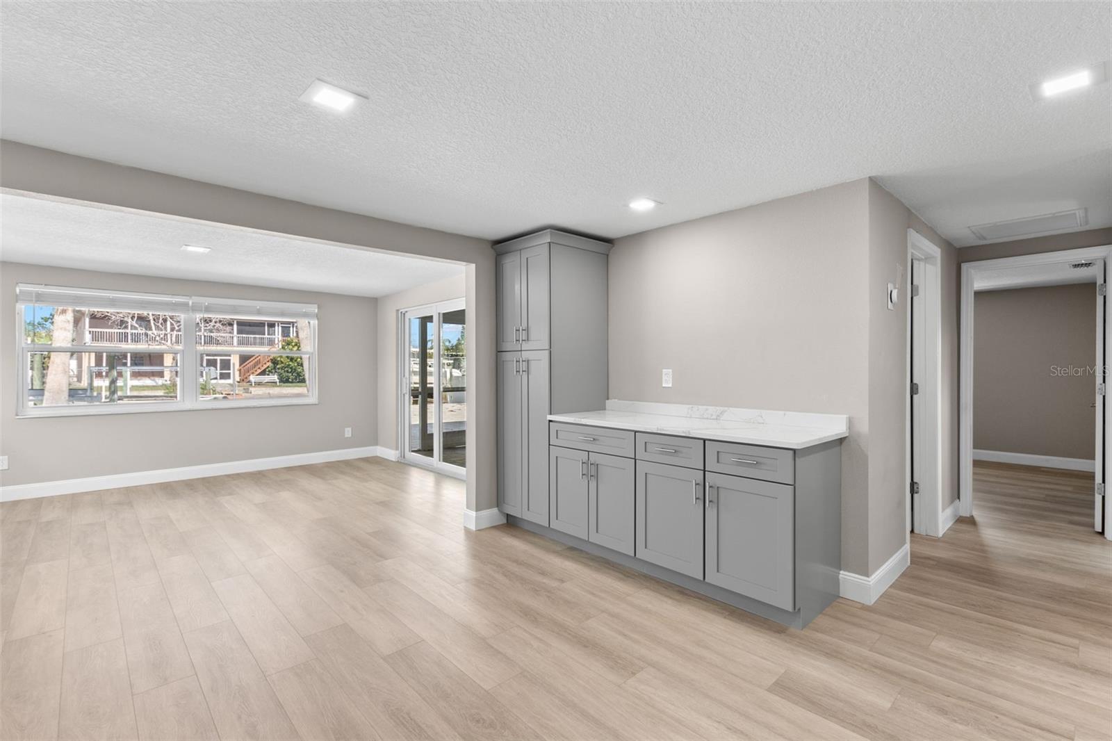 Image 8 of 35 For 13704 Evelane Drive