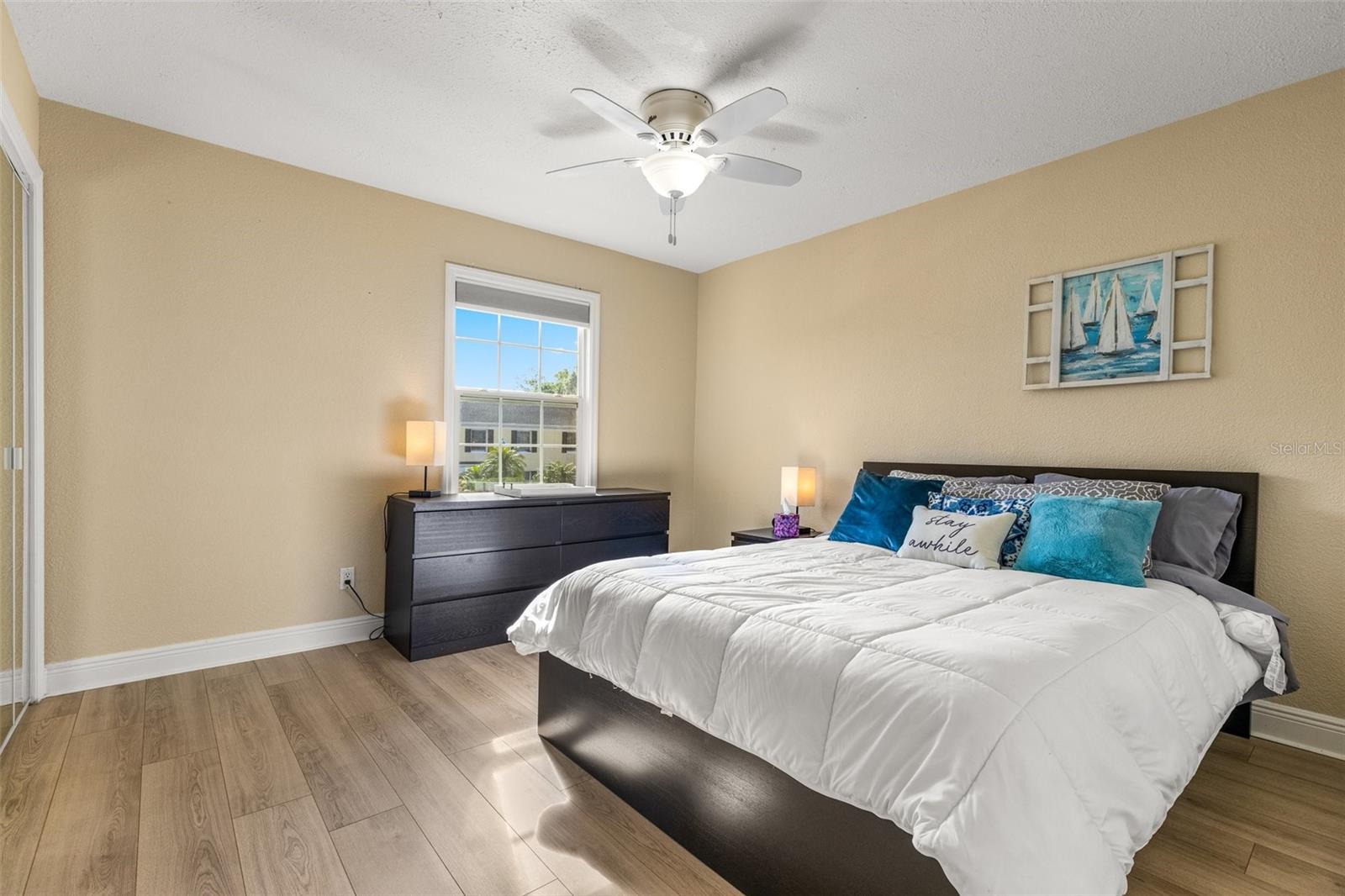 Image 16 of 28 For 13696 Orange Sunset Drive 13696