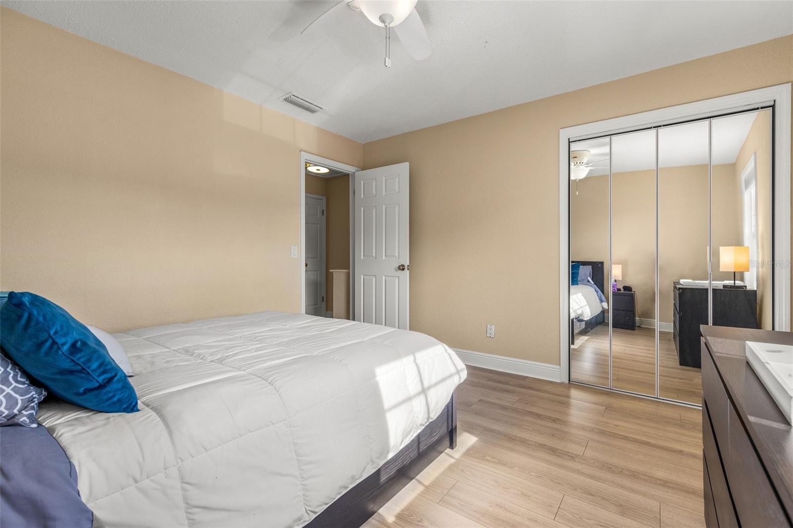 Image 17 of 28 For 13696 Orange Sunset Drive 13696