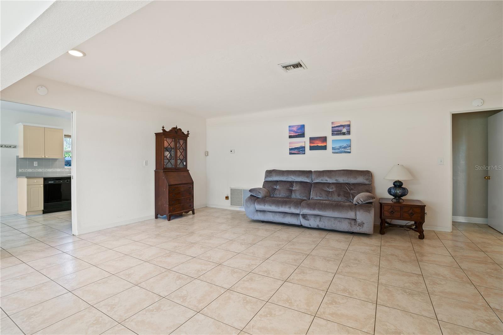 Image 13 of 29 For 4421 28th Avenue N