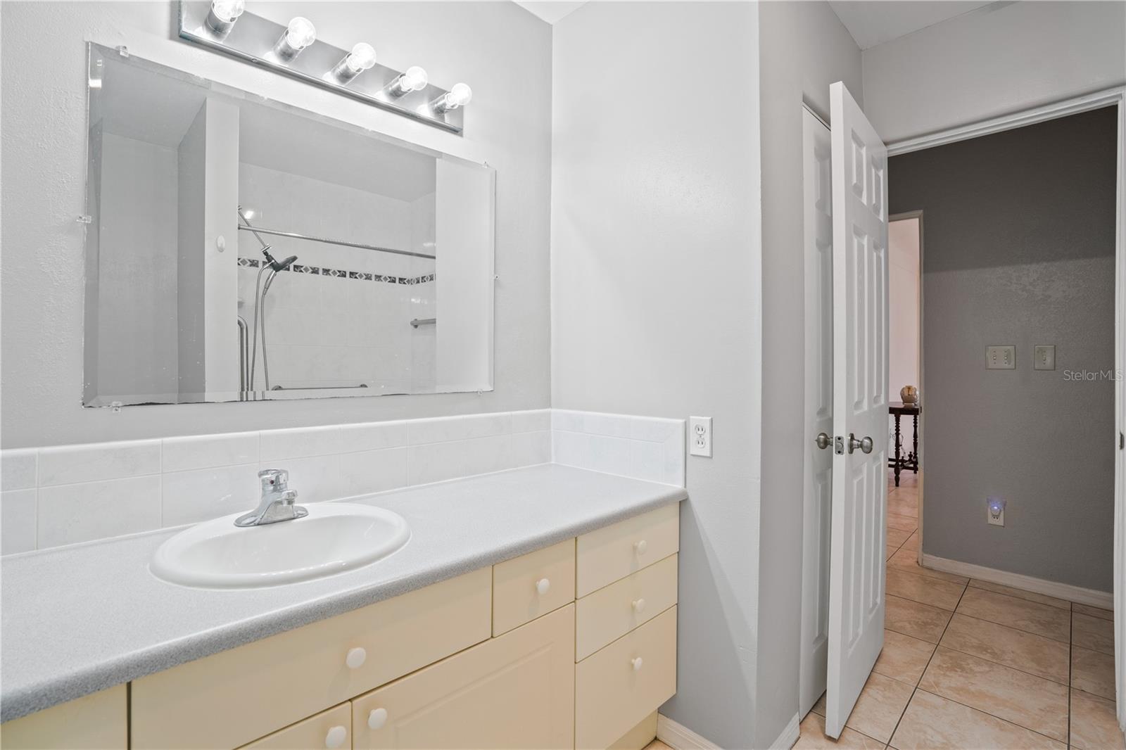 Image 26 of 29 For 4421 28th Avenue N