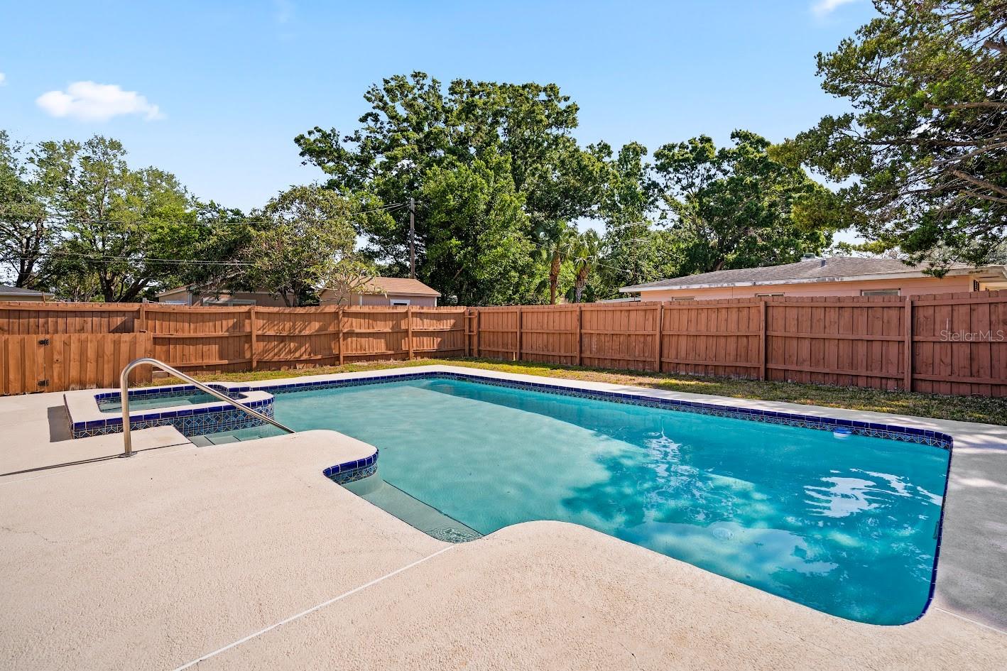 Image 5 of 29 For 4421 28th Avenue N