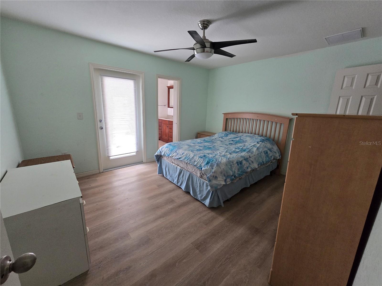 Image 11 of 16 For 8473 Bay Drive
