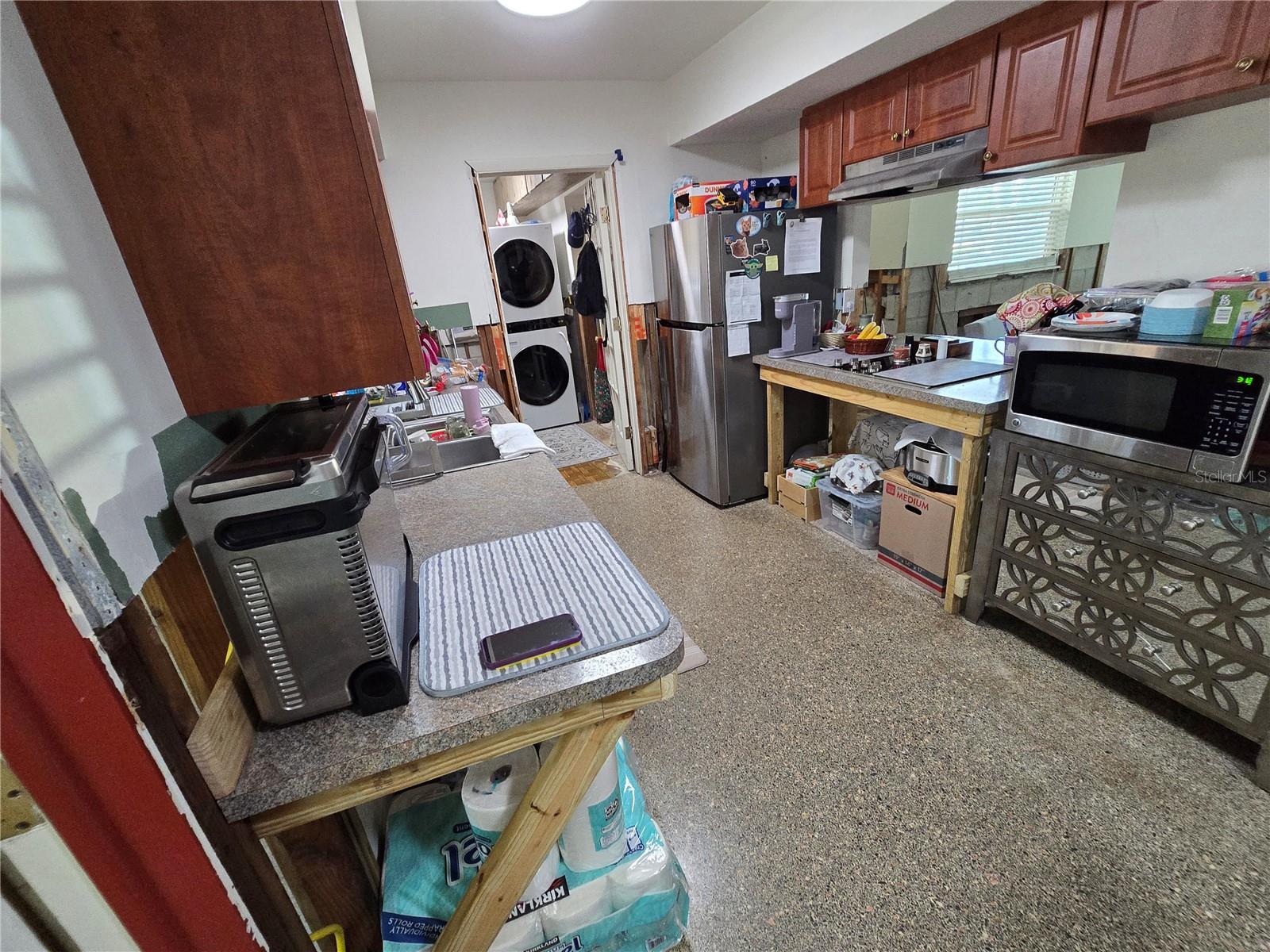 Image 8 of 41 For 315 Shore Drive E