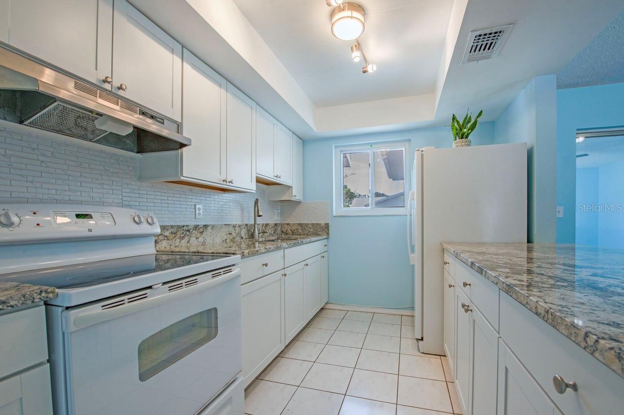 Image 11 of 46 For 9118 108th Avenue