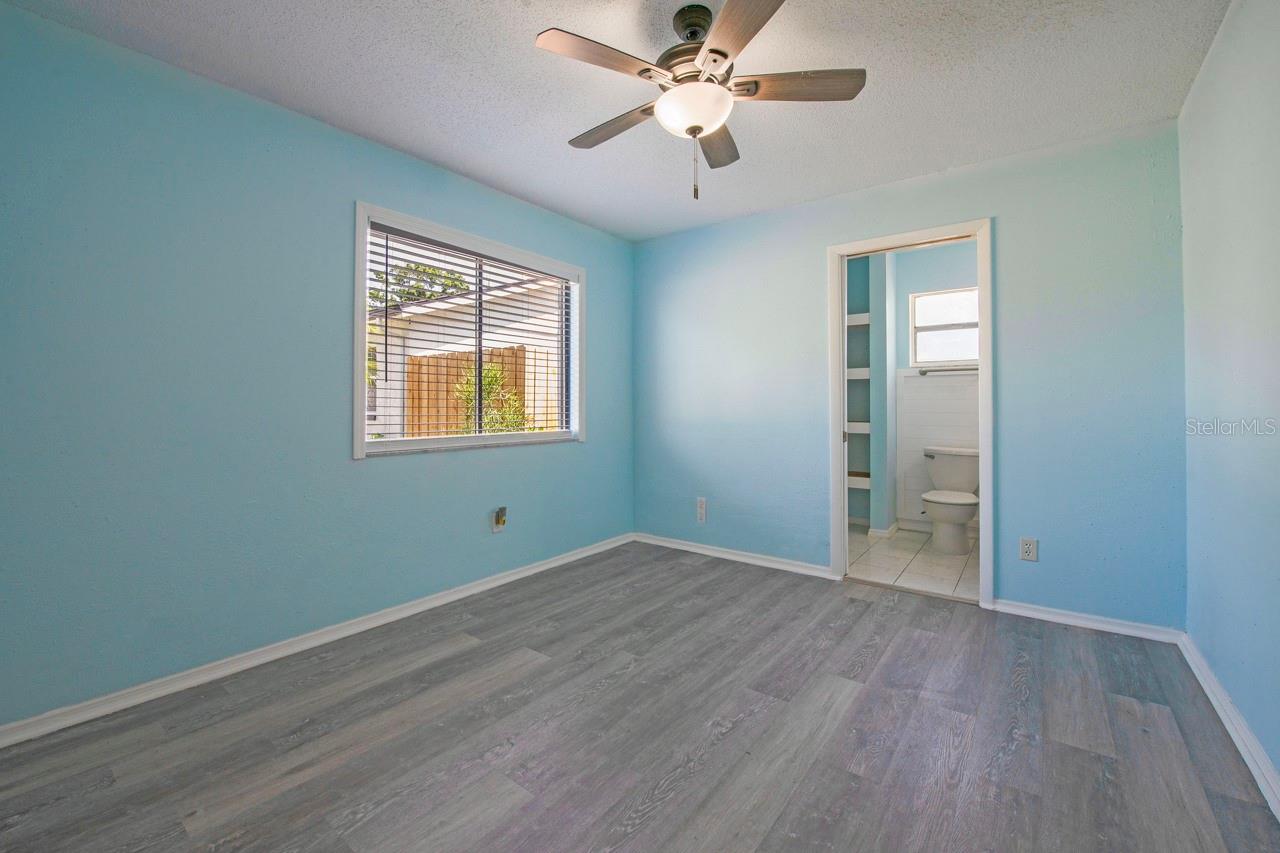 Image 18 of 46 For 9118 108th Avenue