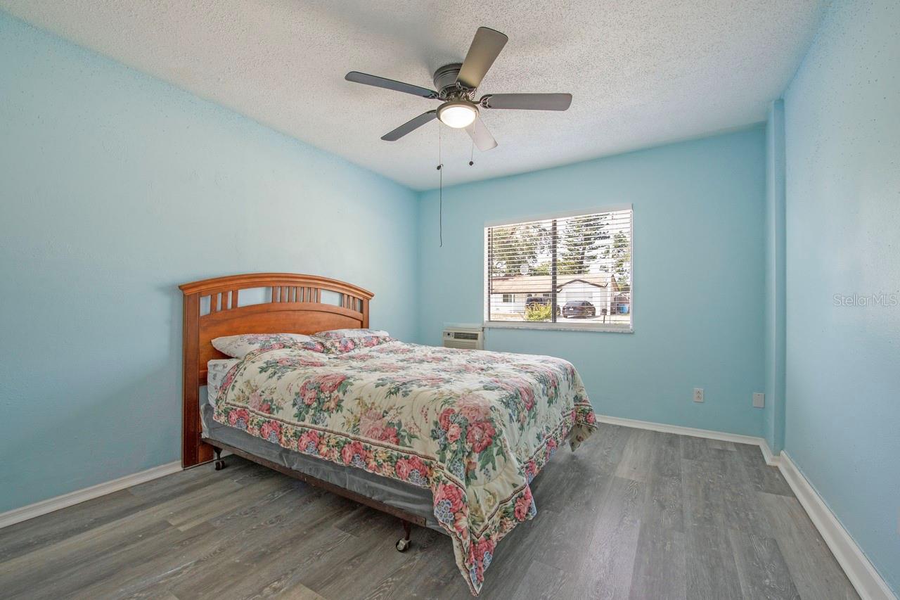 Image 33 of 46 For 9118 108th Avenue
