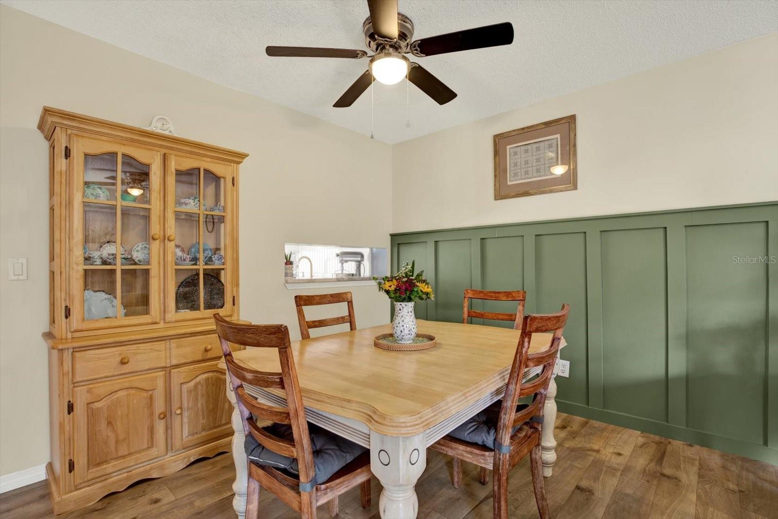 Listing photo id 9 for 5137 Springwood Drive