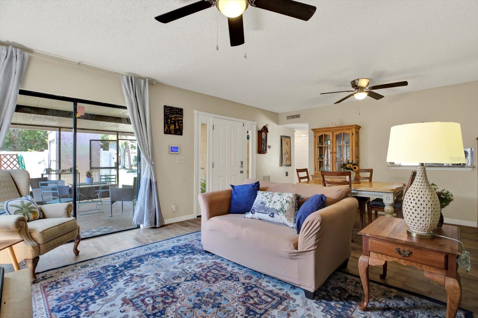 Listing photo id 11 for 5137 Springwood Drive