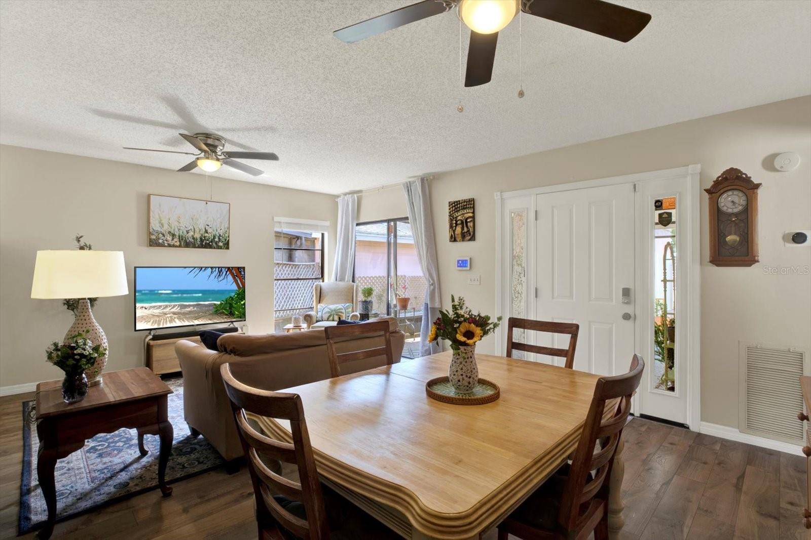 Listing photo id 1 for 5137 Springwood Drive