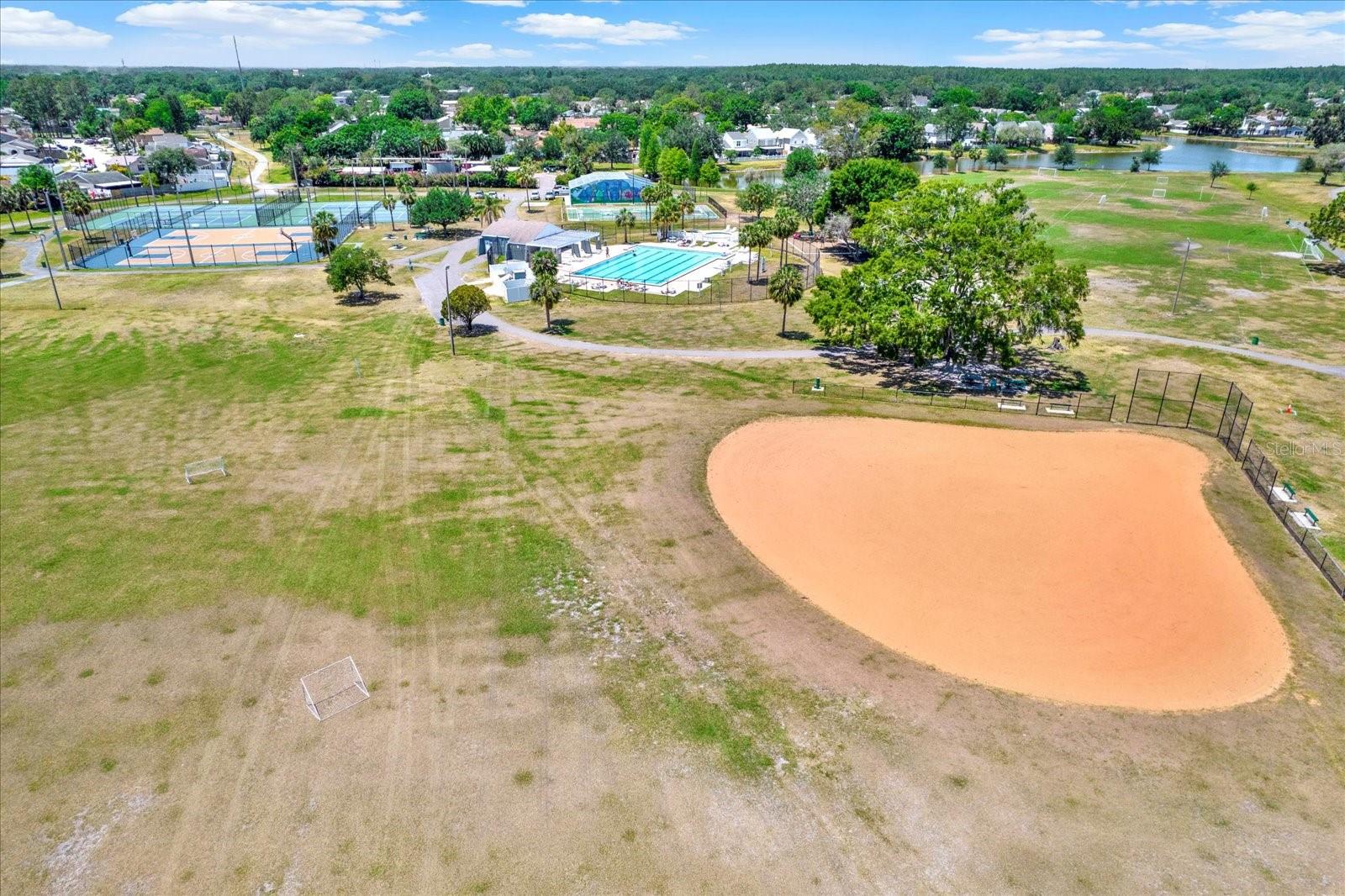 Listing photo id 30 for 5137 Springwood Drive