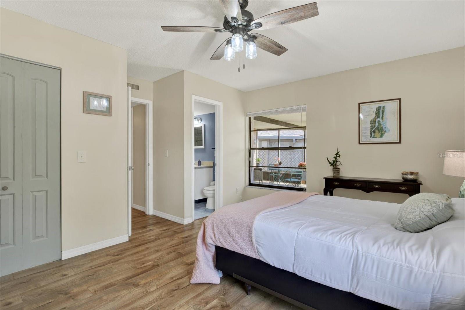 Listing photo id 4 for 5137 Springwood Drive