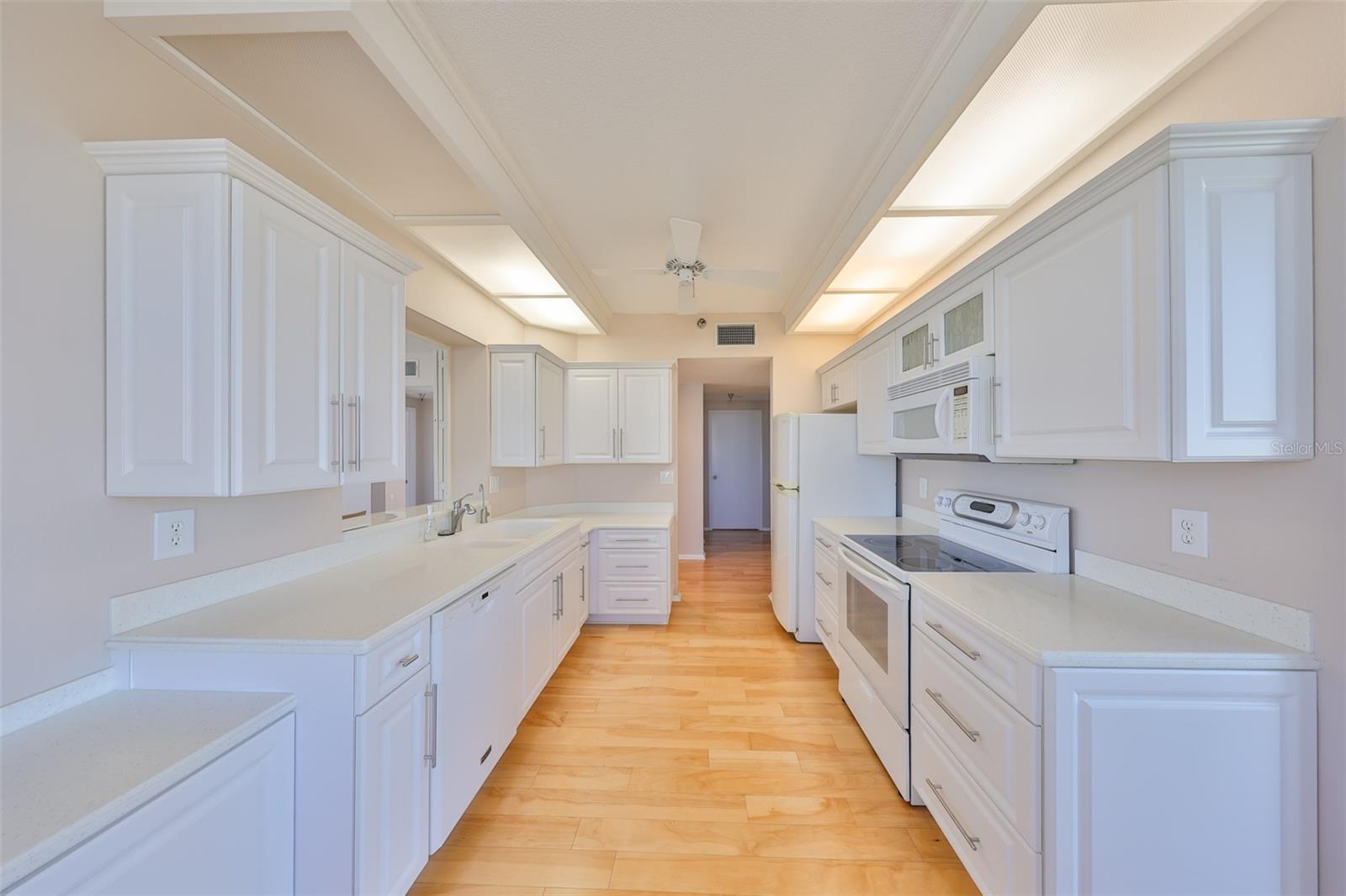 Image 13 of 59 For 7882 Sailboat Key Boulevard S 401