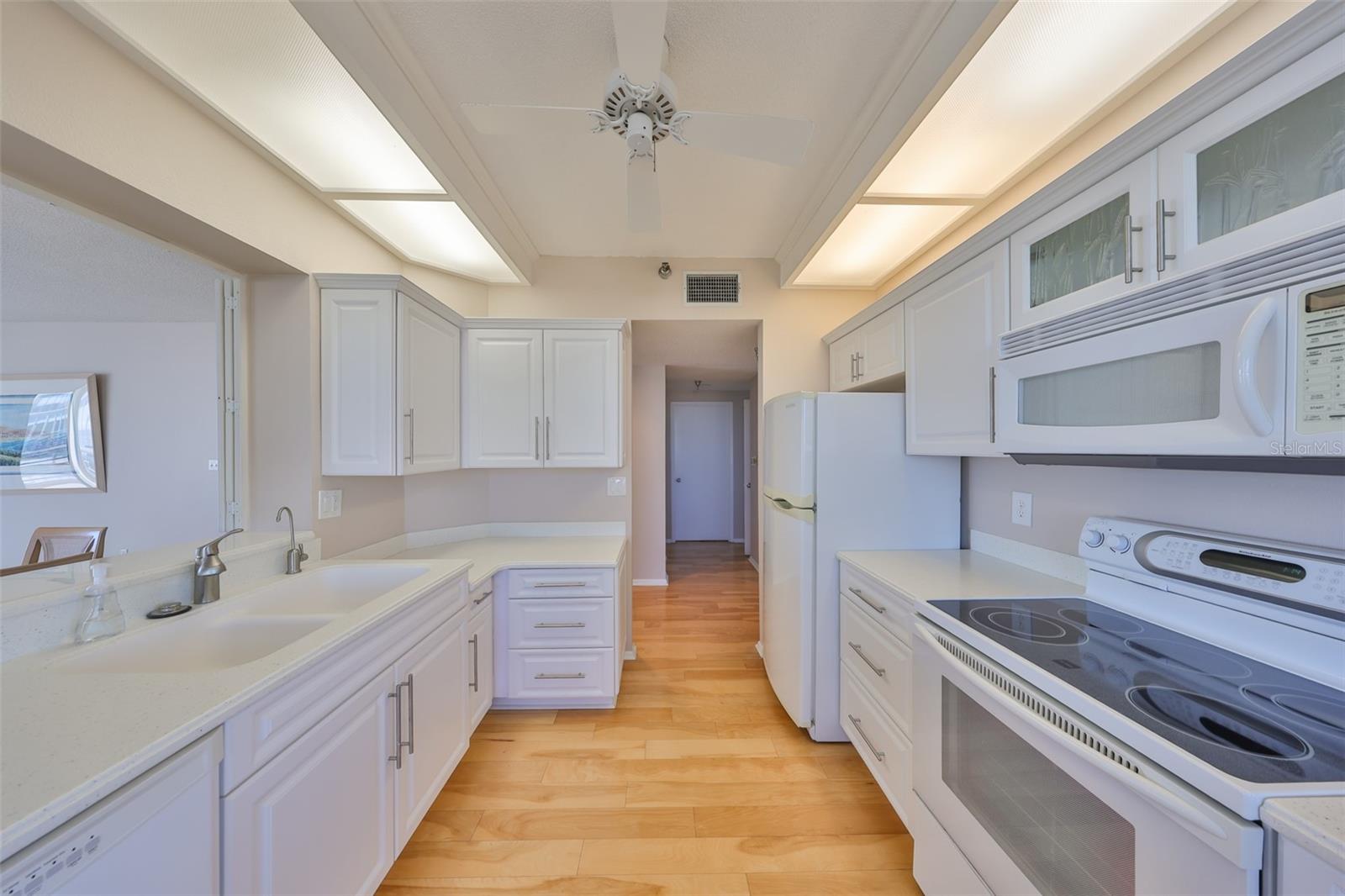 Image 14 of 59 For 7882 Sailboat Key Boulevard S 401