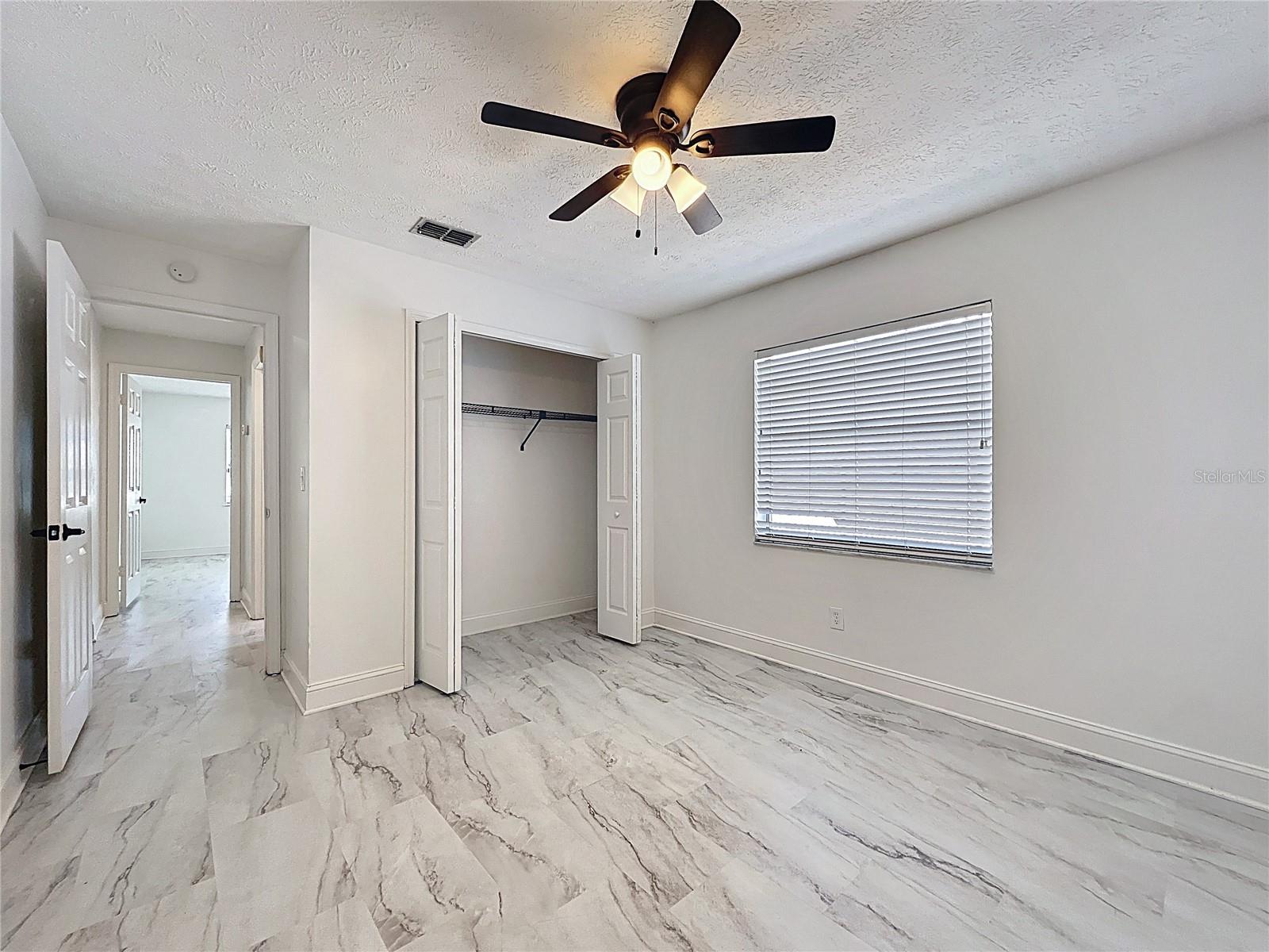 Listing photo id 9 for 1005 Cameo Crest Lane