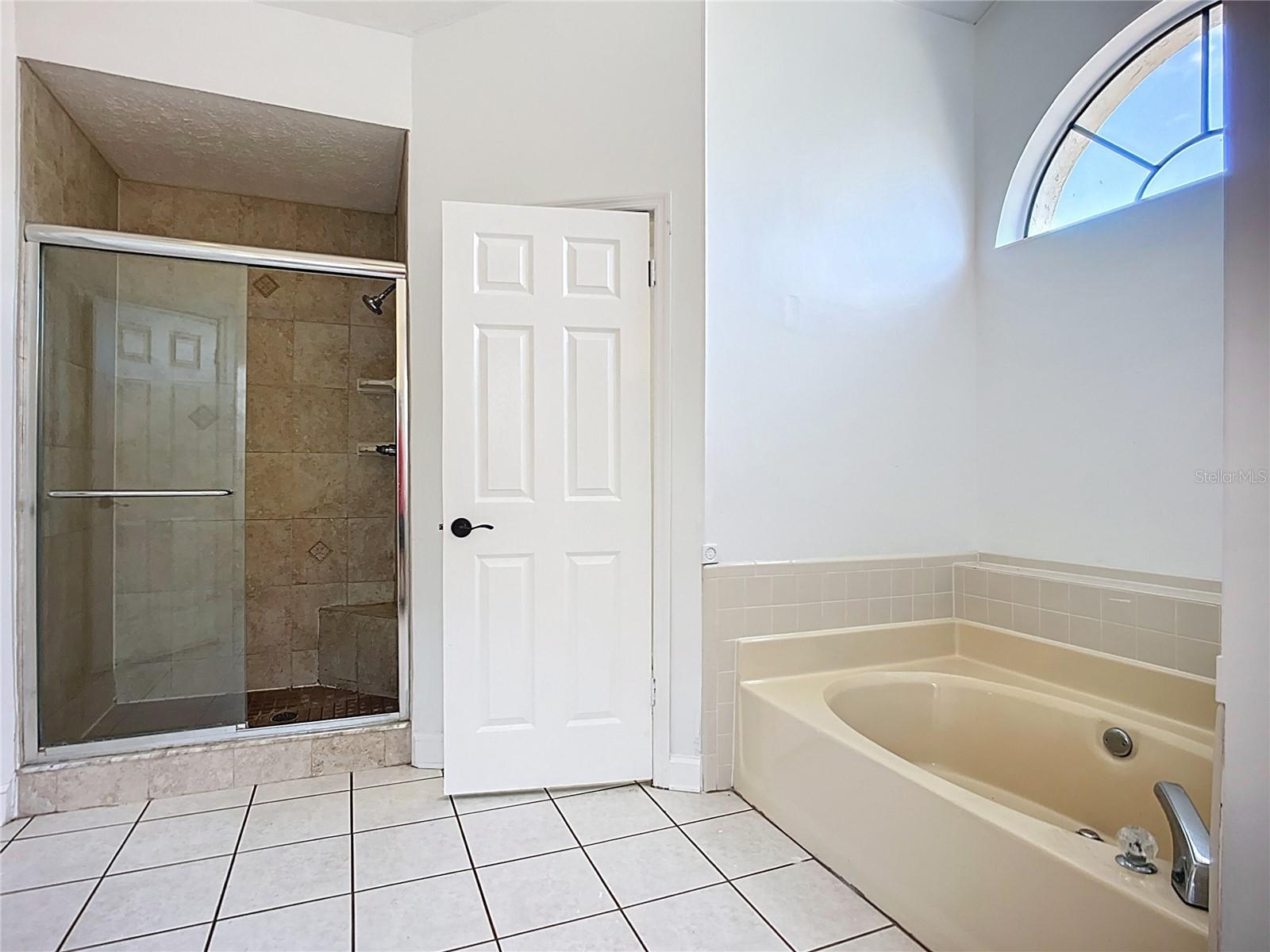 Listing photo id 16 for 1005 Cameo Crest Lane
